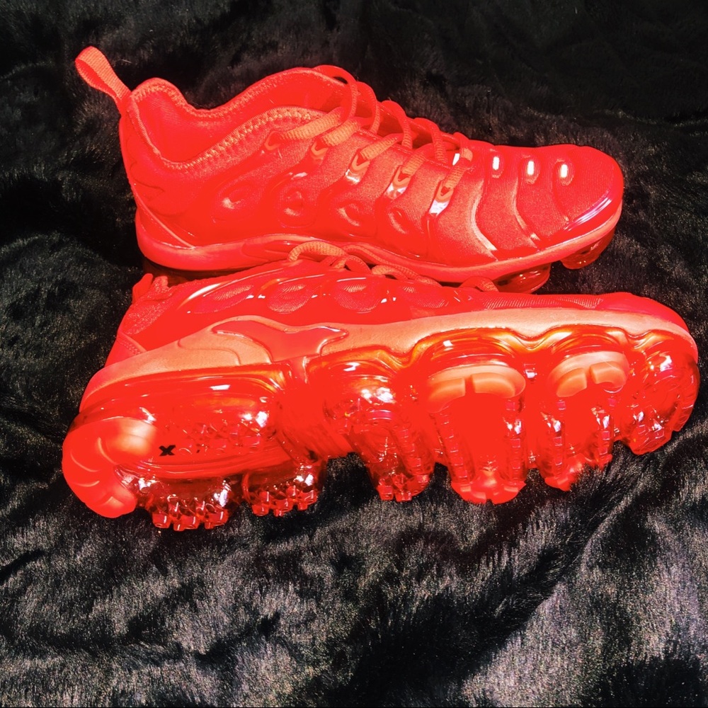New Nike Air Vapormax Plus red